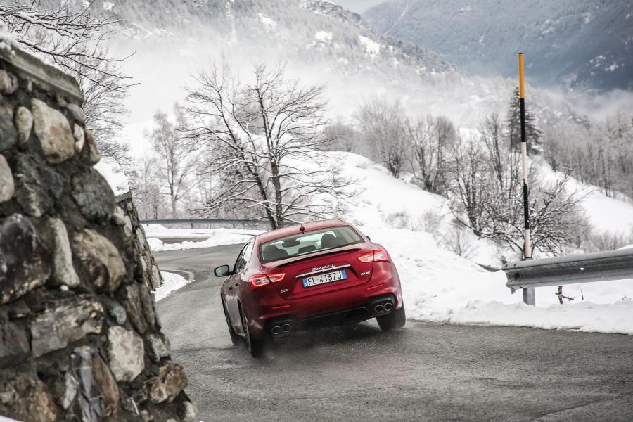  Maserati Ghibli S Q4 GranSport Carbon Pack 2017 года  (фото 31 из 44)
